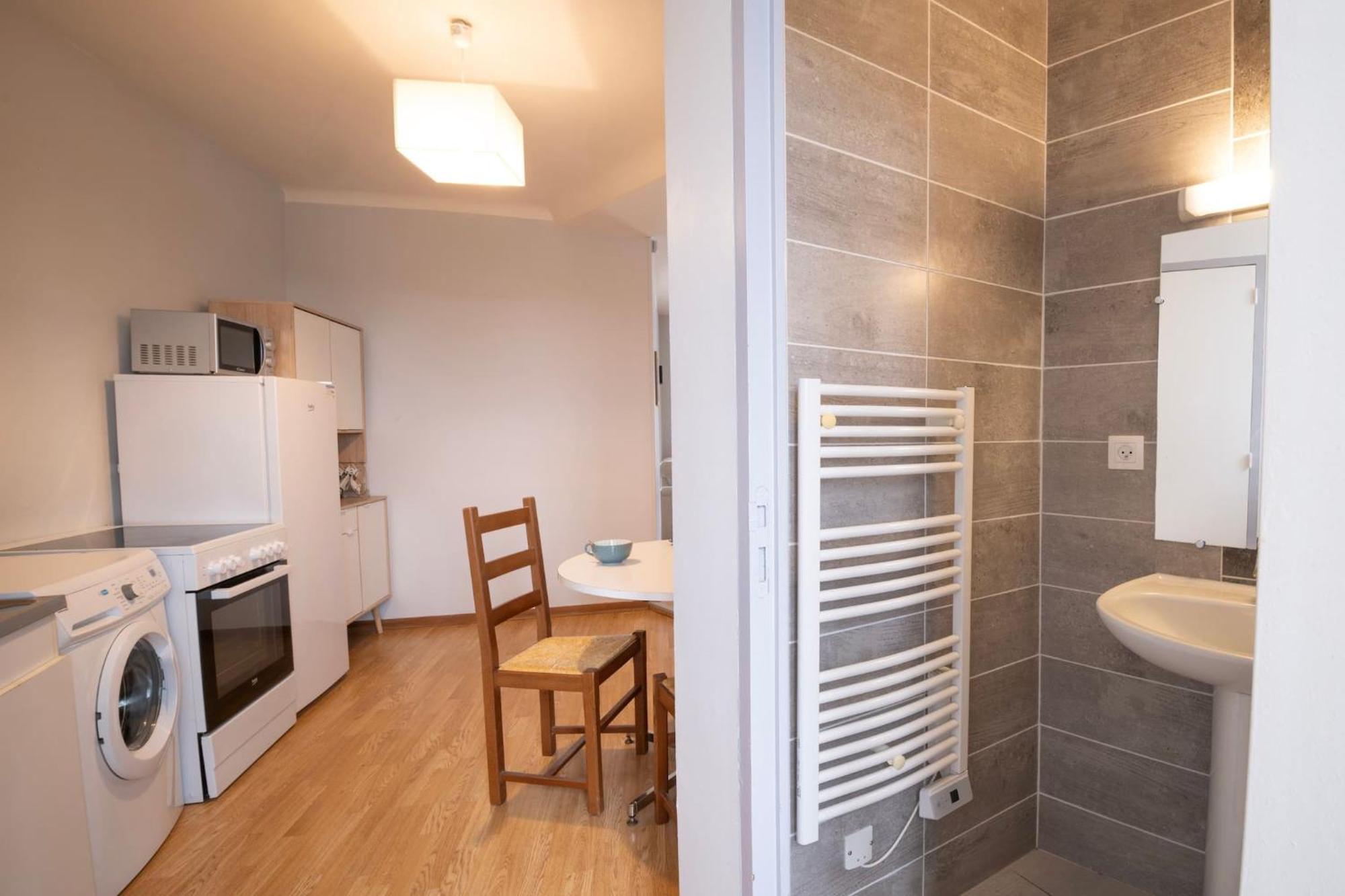 Grand Studio ✰ 35M² ✰ Centre ✰ 4Pers/2Lits ✰ Cuisine ✰ Wifi Candé Exterior photo